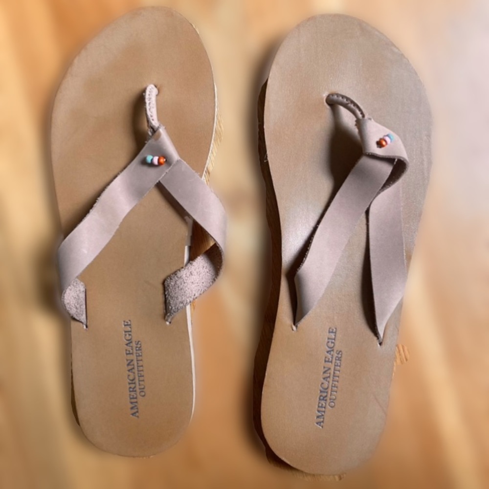 American Eagle Flip flops with cute bead and leather detail